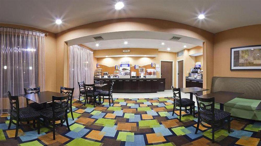 Holiday Inn Express Arlington Interstate 20 Parks Mall By Ihg Zewnętrze zdjęcie